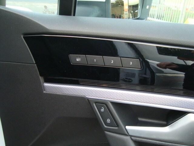 2019 Volkswagen Touareg 3.0 V6 TDI 4Motion R-Line Tech 5dr Tip Auto ESTATE Diesel Automatic