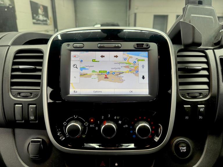 2020 Renault Trafic 2.0 dCi ENERGY 30 Sport Nav Crew Van LWB Euro 6 (s/s) 6dr WINDOW VAN Diesel M...