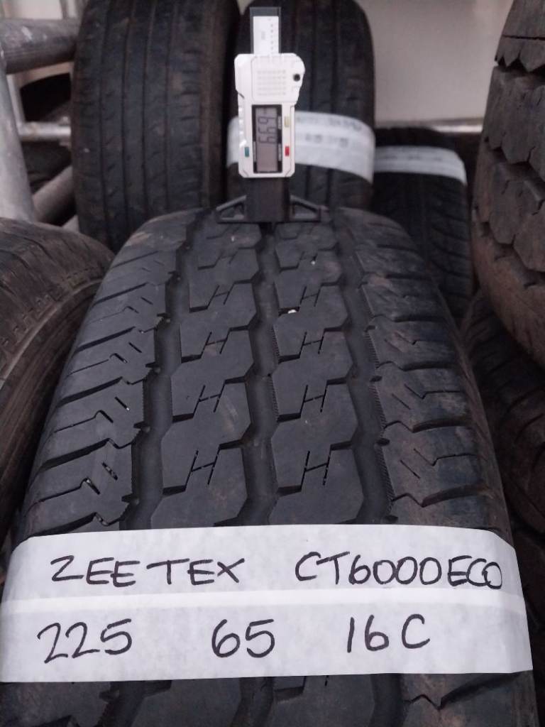 Part worn tyres Zeetex 225 65 16C - set of 2