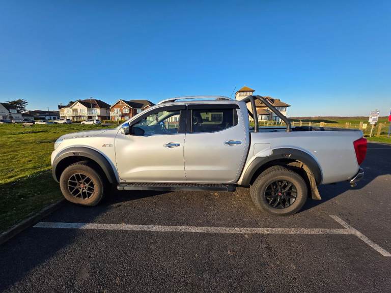 Nissan Navara AT32