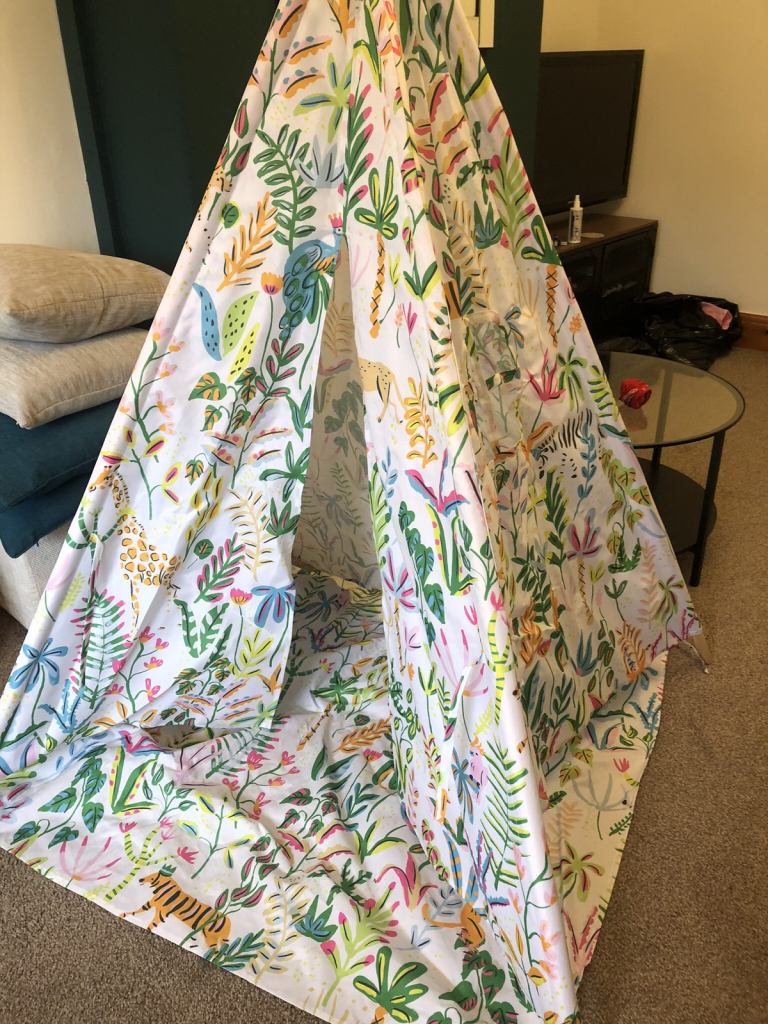 Tepee tent (as new) play in/out doors 