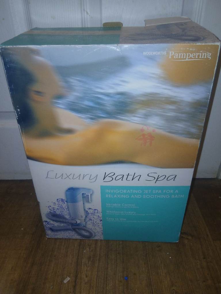 BRAND NEW Woolworths Pampering Luxury Bath Spa