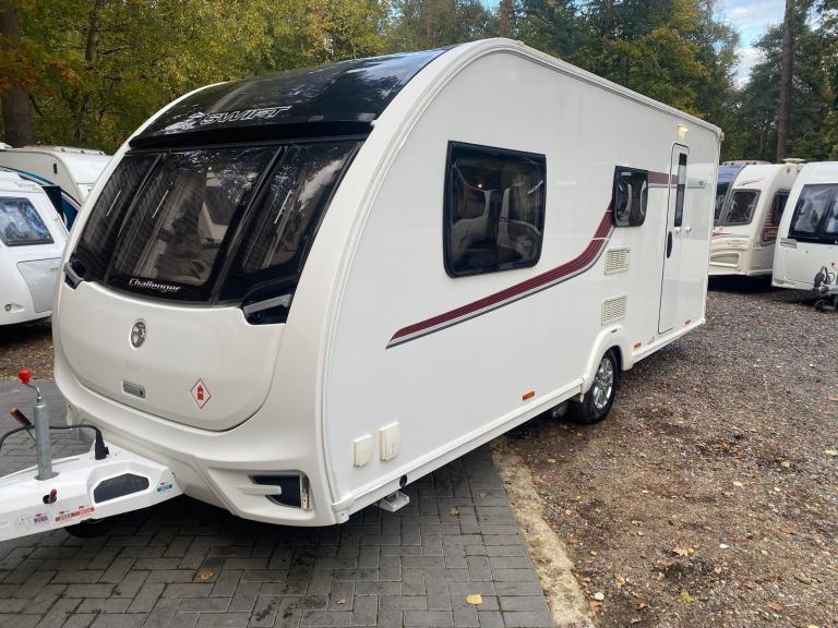 SWIFT CHALLENGER 530 - 2016 - 4 BERTH - END WASHROOM - MOVER - PRISTINE 