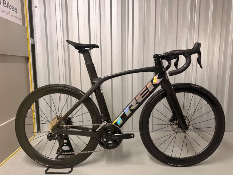Trek Madone SL 6 Di2 Gen 6 Full Carbon Aero/Road Bike