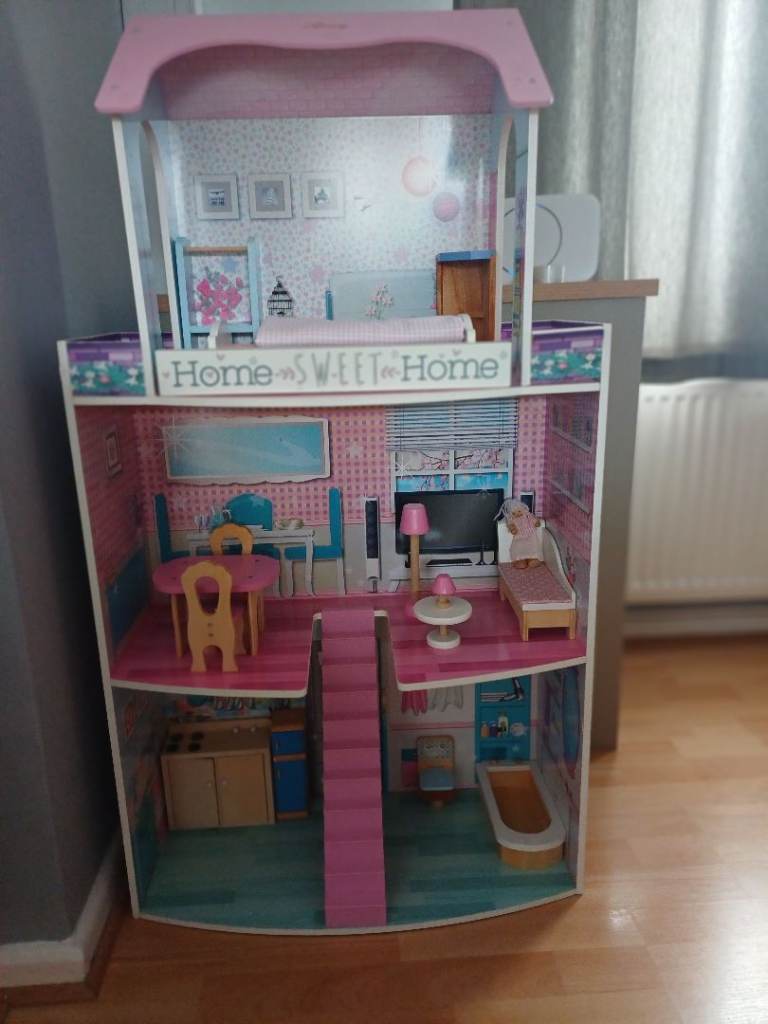Dolls houses with furniture