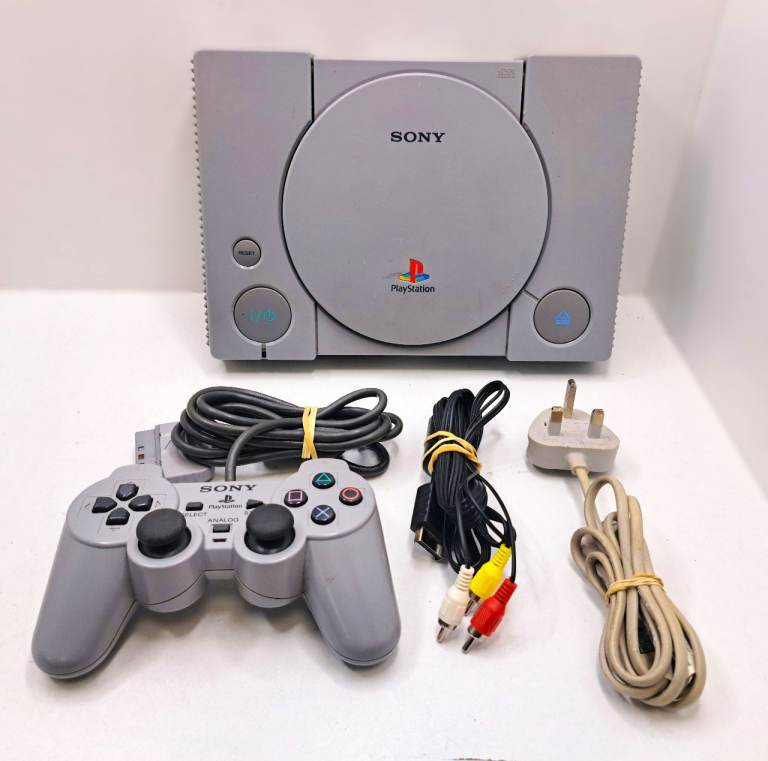 PlayStation 1 With leads & Controller
