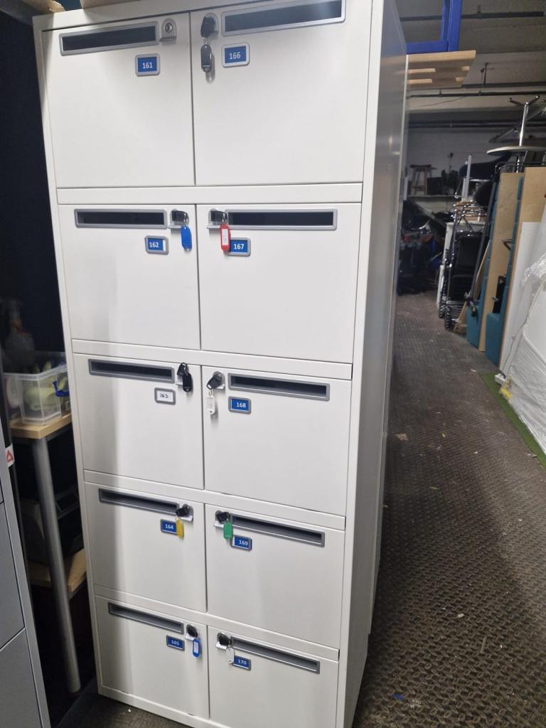 Lockers with 10 spaces gym lockers school lockers office lockers staff lockers (15 available)