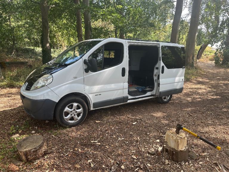Renault traffic camper, everything you need to get in and go £4495 no vat px poss