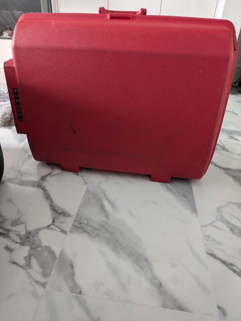 Red Hardback Suitcase in great condition 