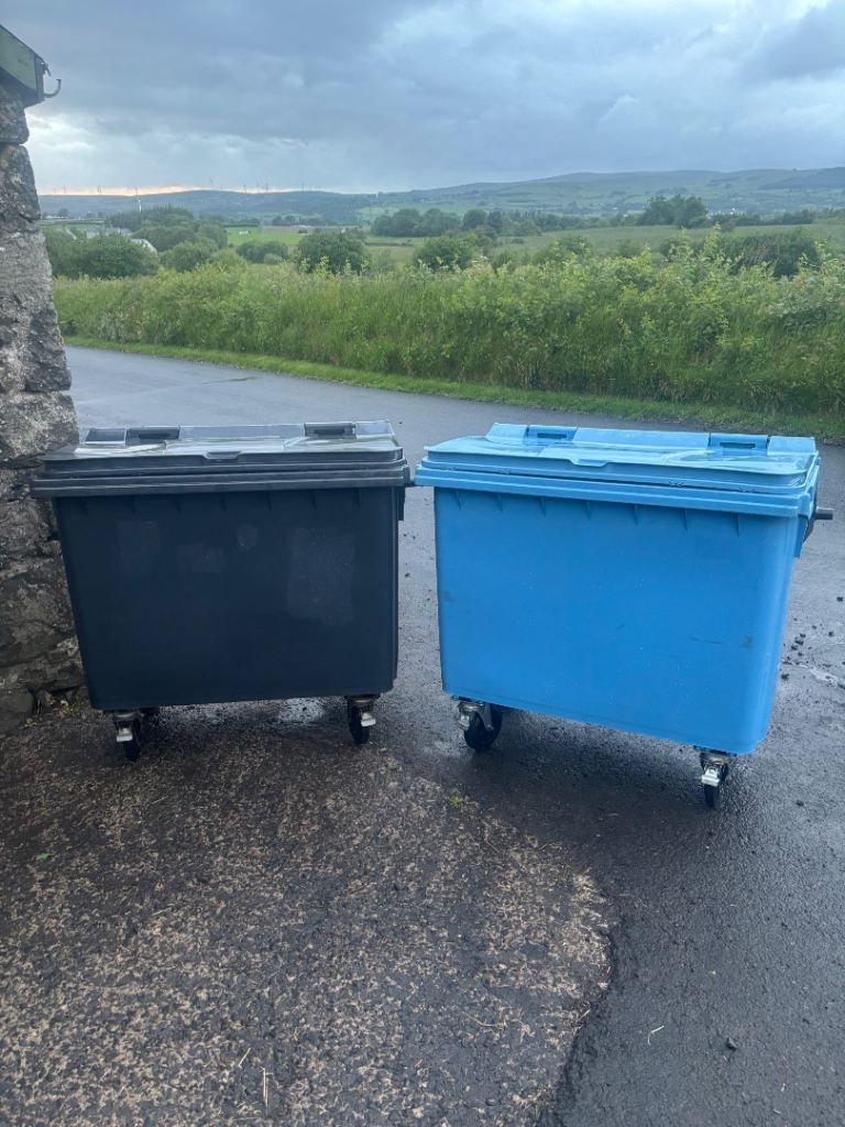 660L Wheelie Bins