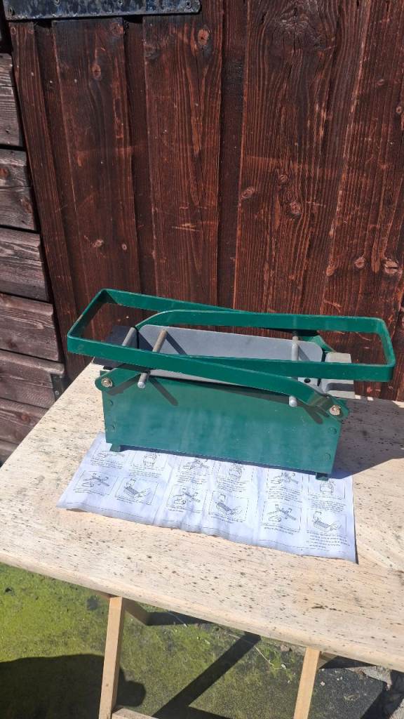 Paper Log Maker – Green, Good Used Condition
