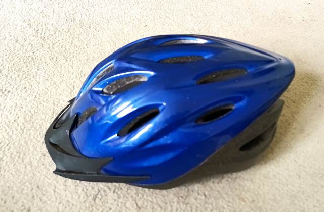 bike helmet gumtree Men's bicycle helmet 58-62cm, £10.00 for Sale in Leslie, Fife