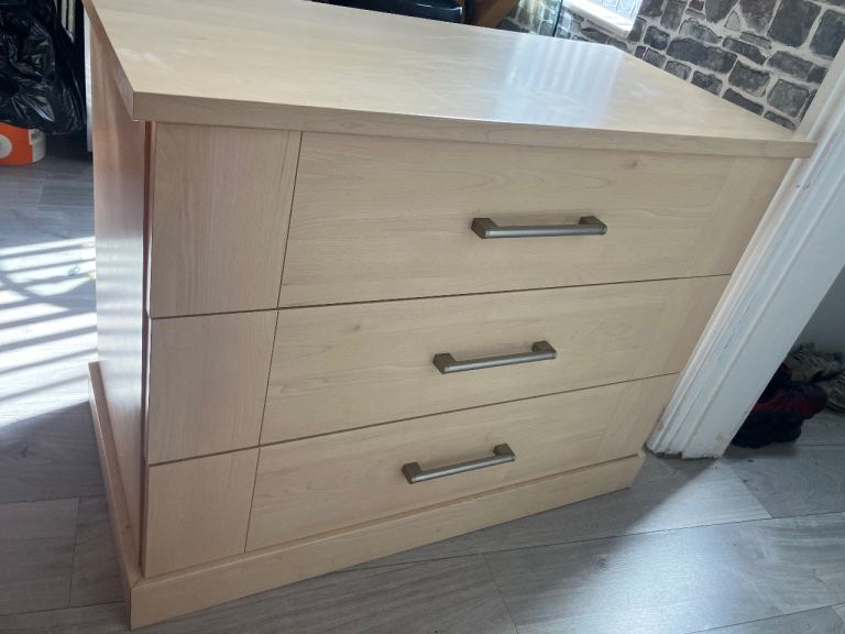 Drawers like new very heavy & good quality can deliver for a small charge