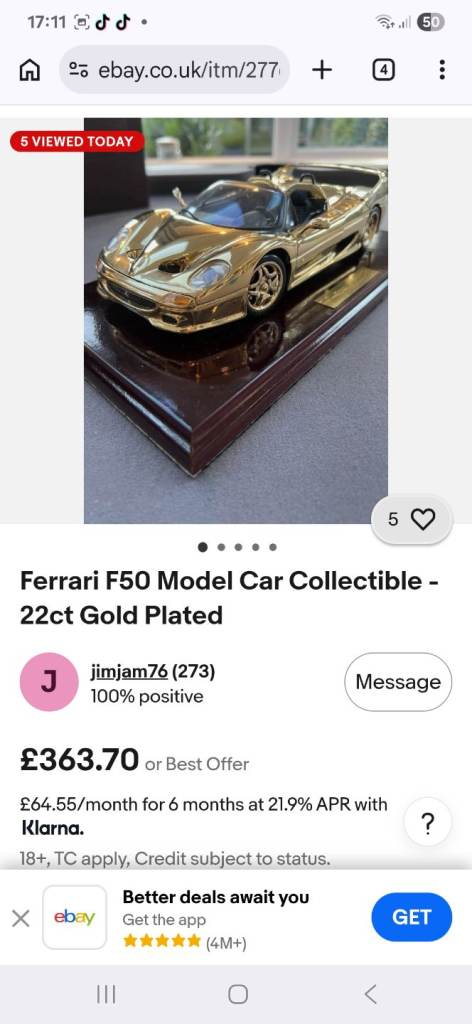 Model Ferrari gold plated