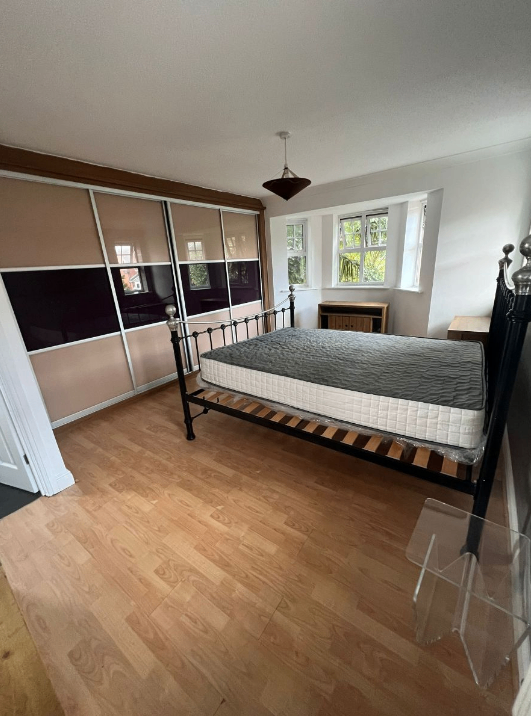 Large Double En-Suite Room L9 Bills Inc