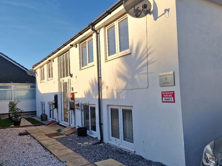 2 Bed Newly refurbished Flat to rent