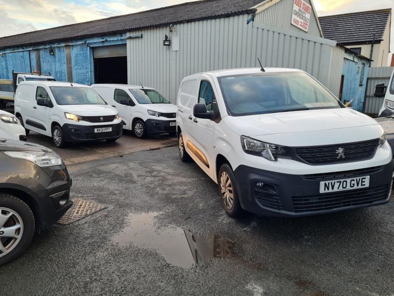 2021 Peugeot Partner Professional Hdi 100 Bhp Diesel Three Front Seats Side Door