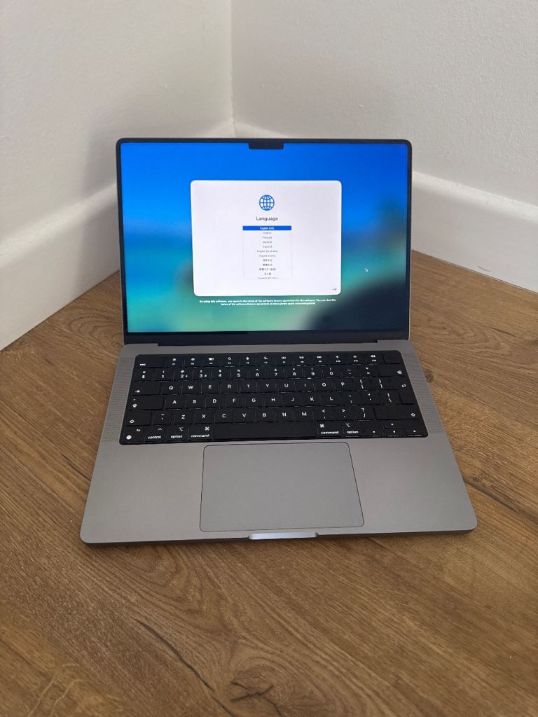Apple MacBook Pro 14” Screen