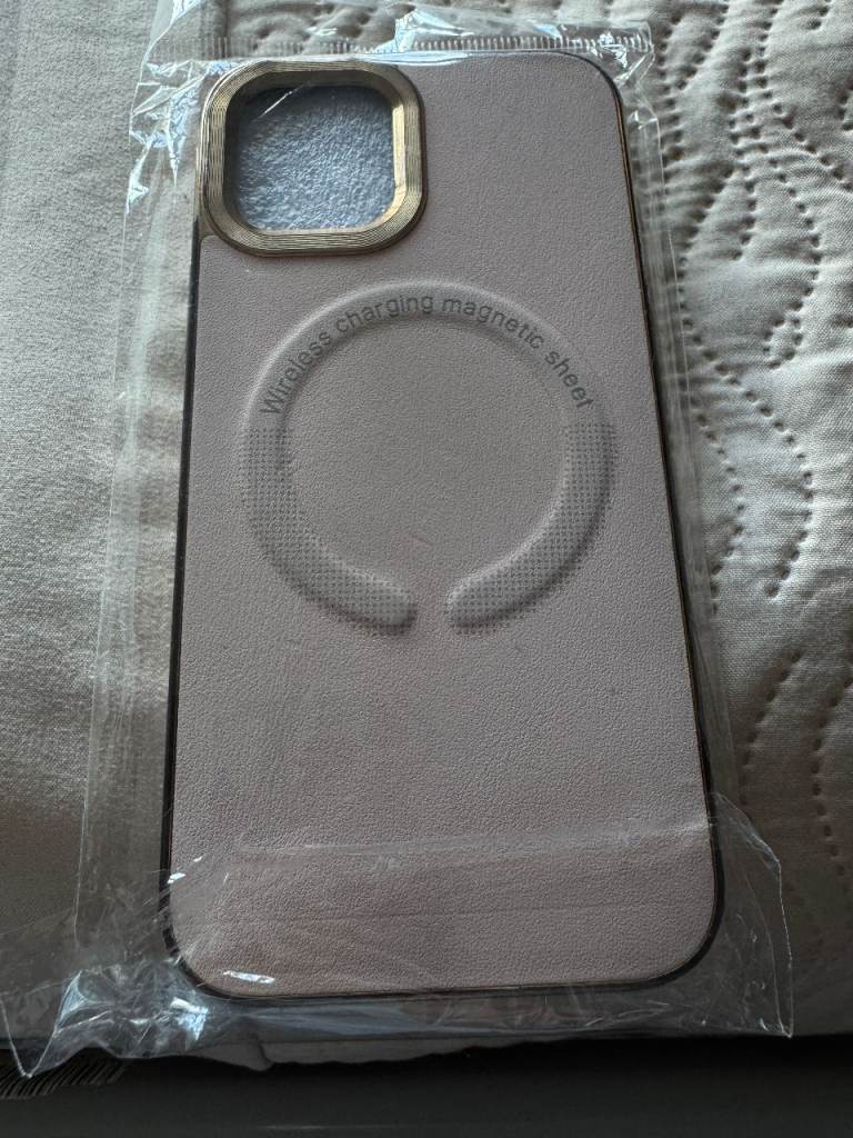 iPhone 12 Case with MagSafe + 2 Screen Protectors Bundle 