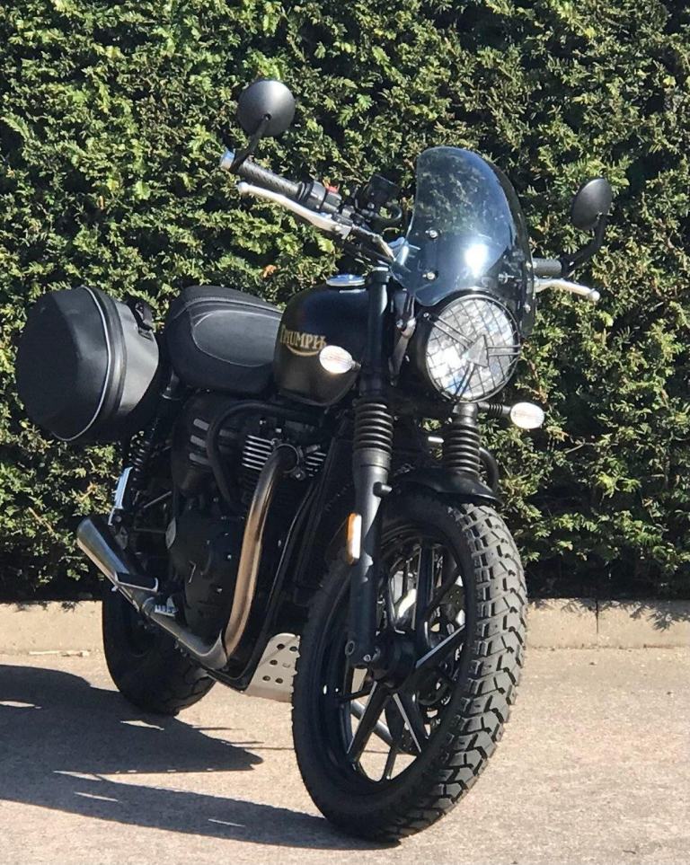 TRIUMPH STREET TWIN, CUSTOM LOW MILES