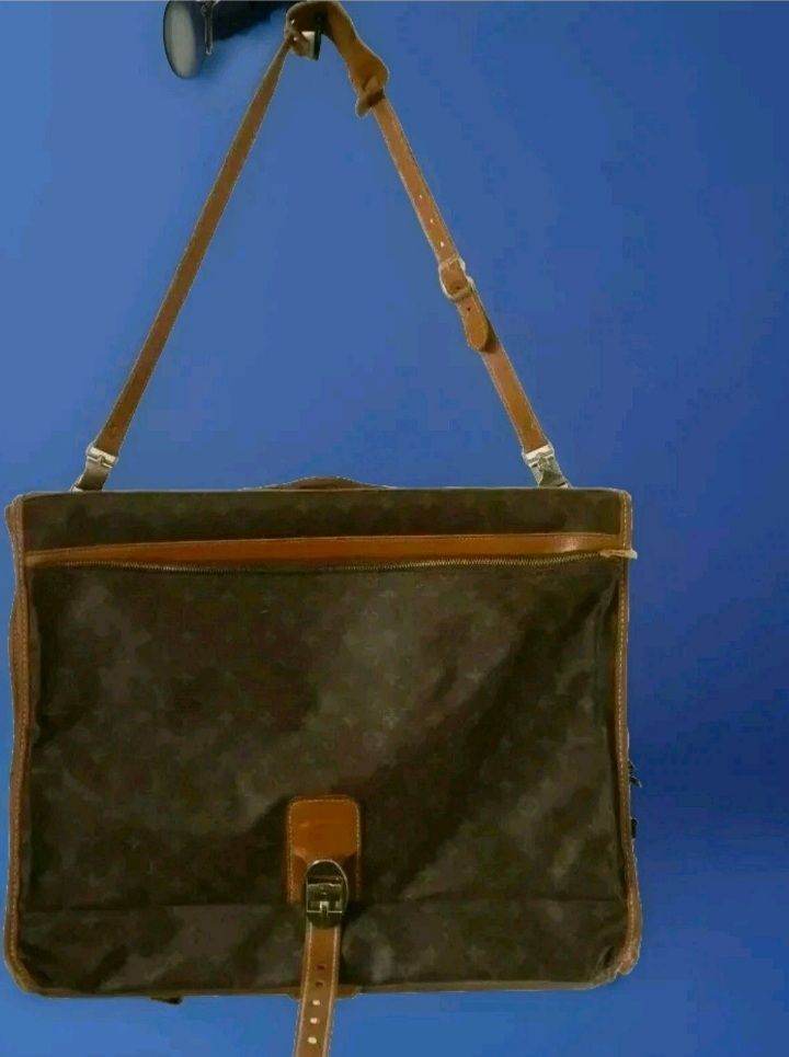  LOUIS VUITTON Vintage French Company Garment Monogramed Luxury Case See Picture