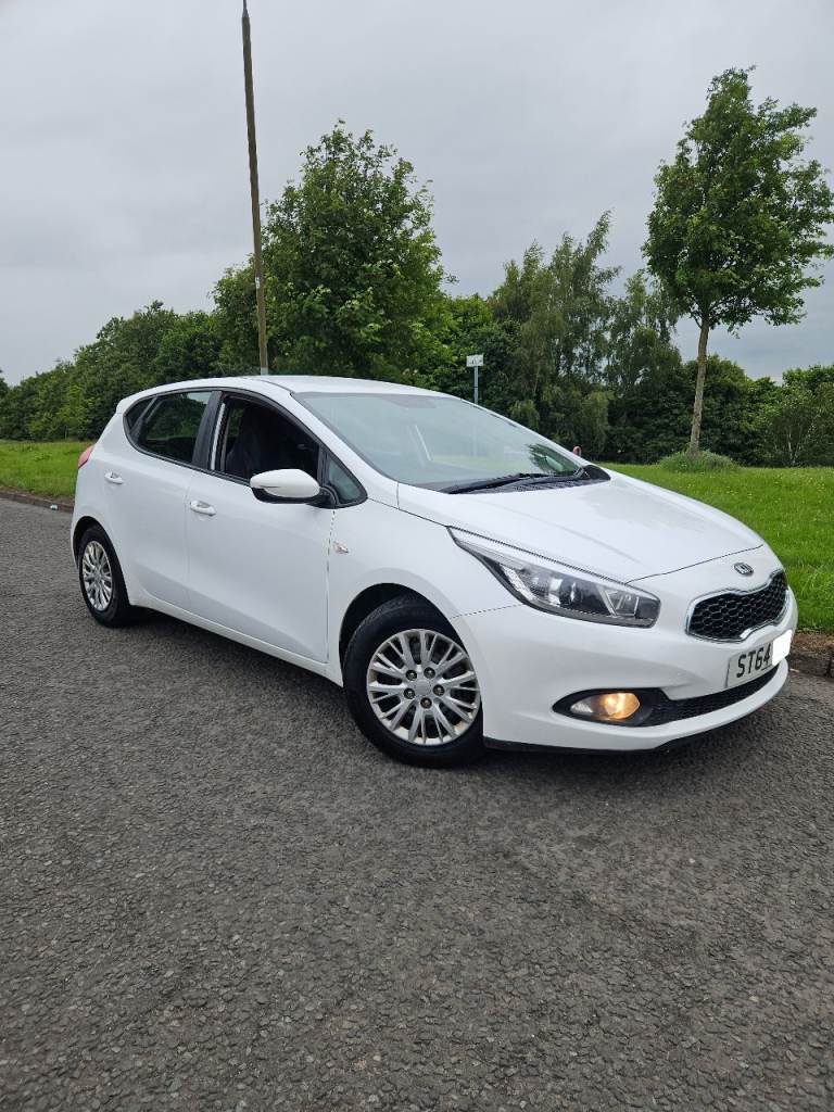 64/ kia ceed crdi diesel  £20 road tax sim focus i30 308 astra