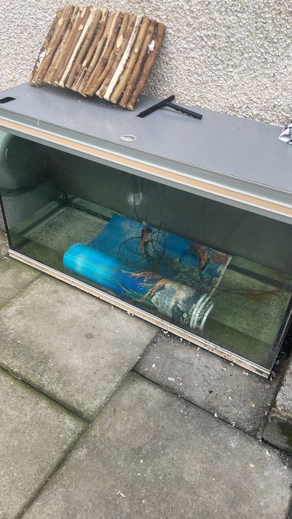 Fish tank 