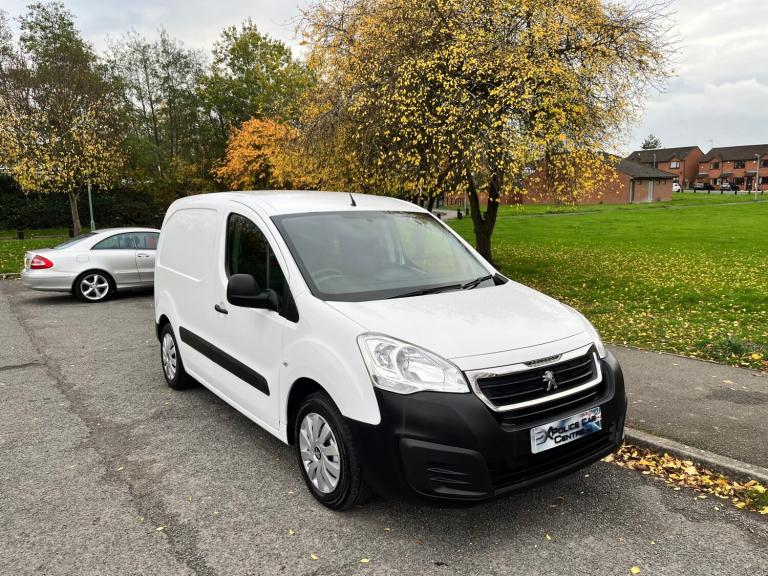 2018 68 PEUGEOT PARTNER 1.6 BLUEHDI 651 SE L1 H1 WHITE PANEL VAN 1 OWNER FSH
