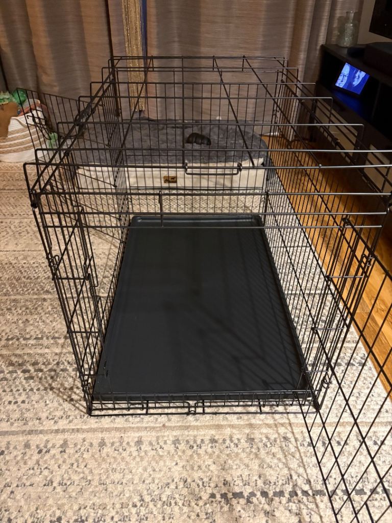 Dog crate - Suits medium to large dog 