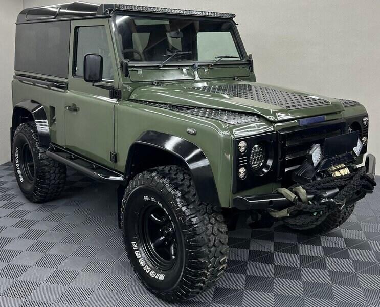 1990 Land Rover Defender 90 2.5 4C HT DT 89 3dr NA DIESEL Manual