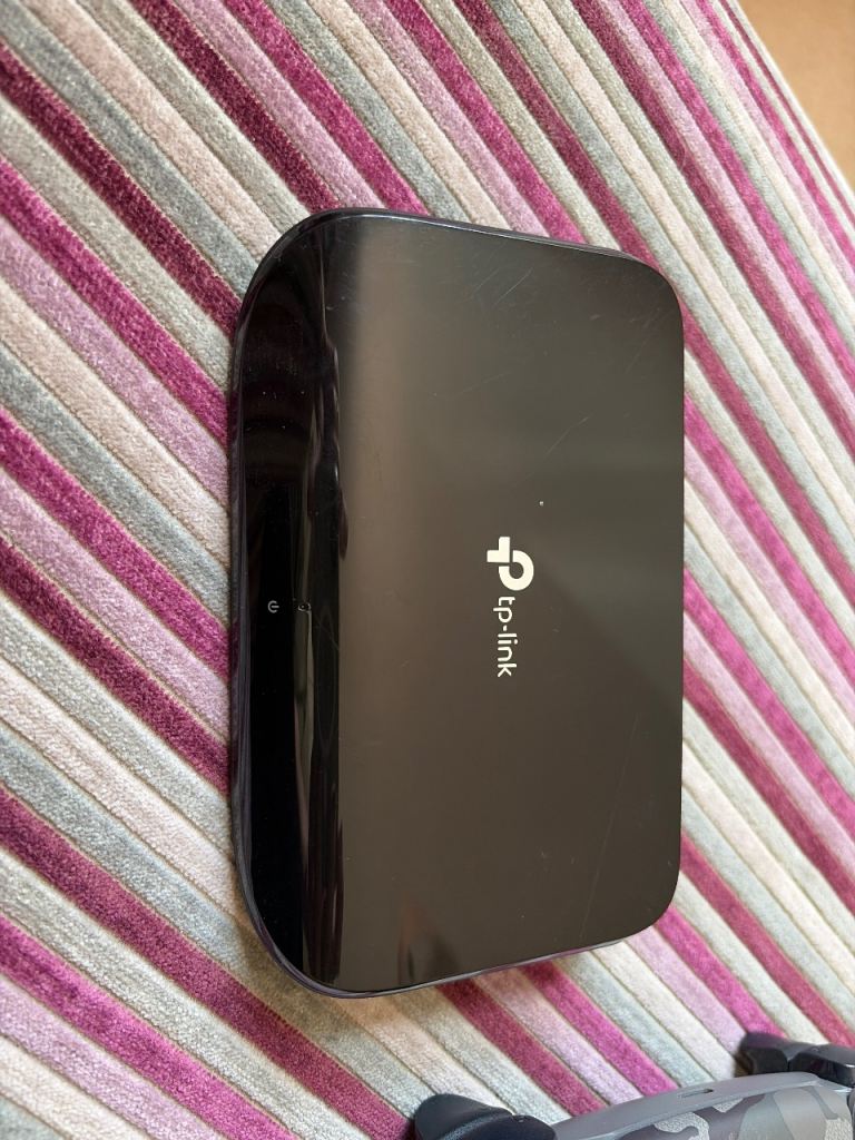 TP-Link Router/Modem – Good Condition