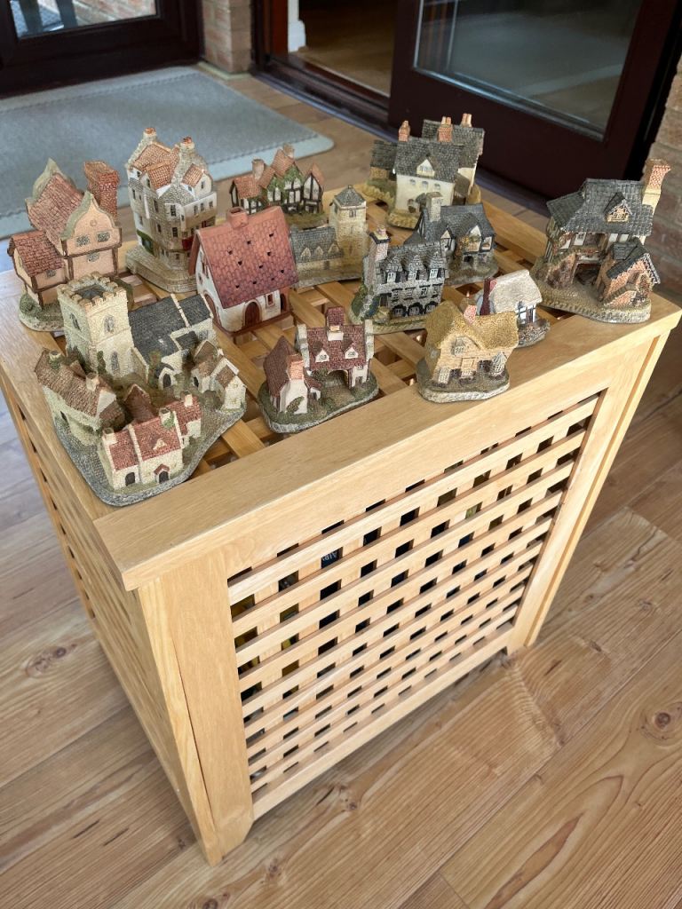 Collection of David Winter Cottages