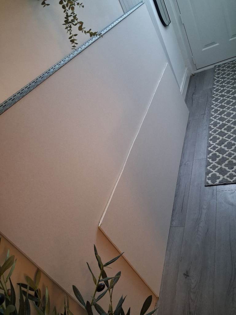 Free plasterboard and adhesive
