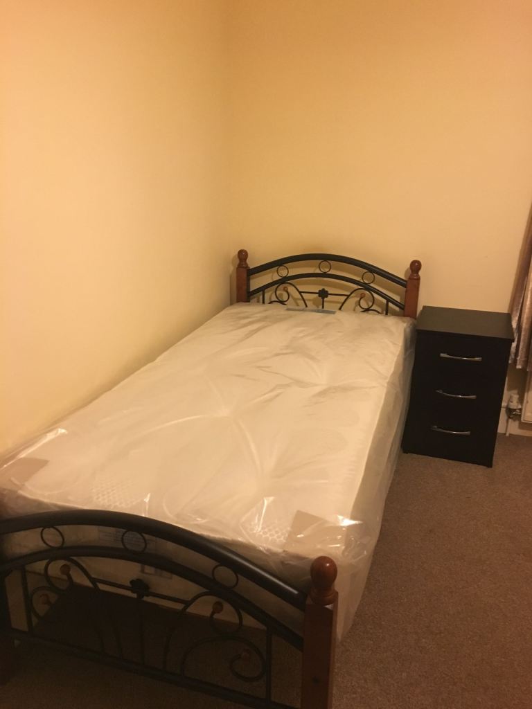 Single Room for rent in Ilford / off Ilford Lane (Ensuite room for rent)