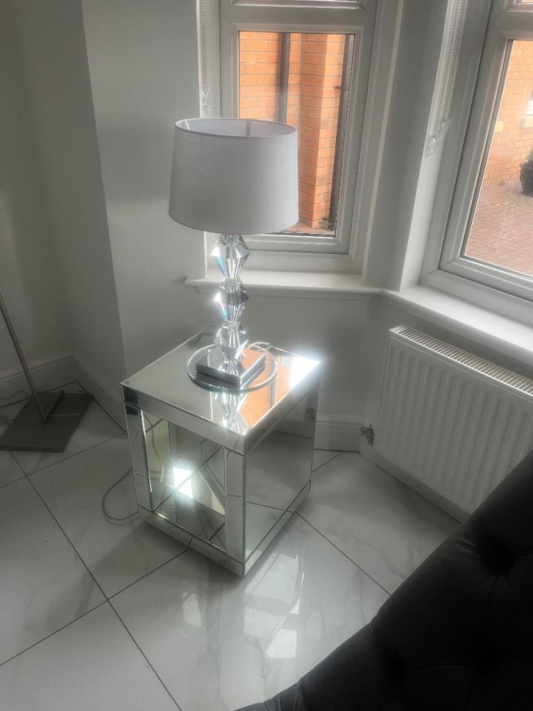 Mirrors side table and lamp 
