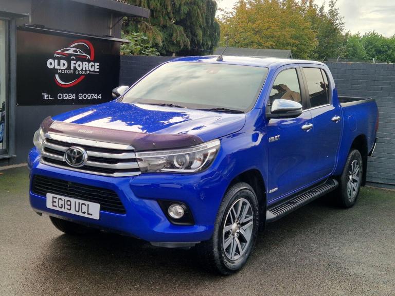 2019 Toyota Hilux 2.4 D-4D Invincible Auto 4WD Euro 6 (s/s) 4dr (TSS) PICK UP Diesel Automatic