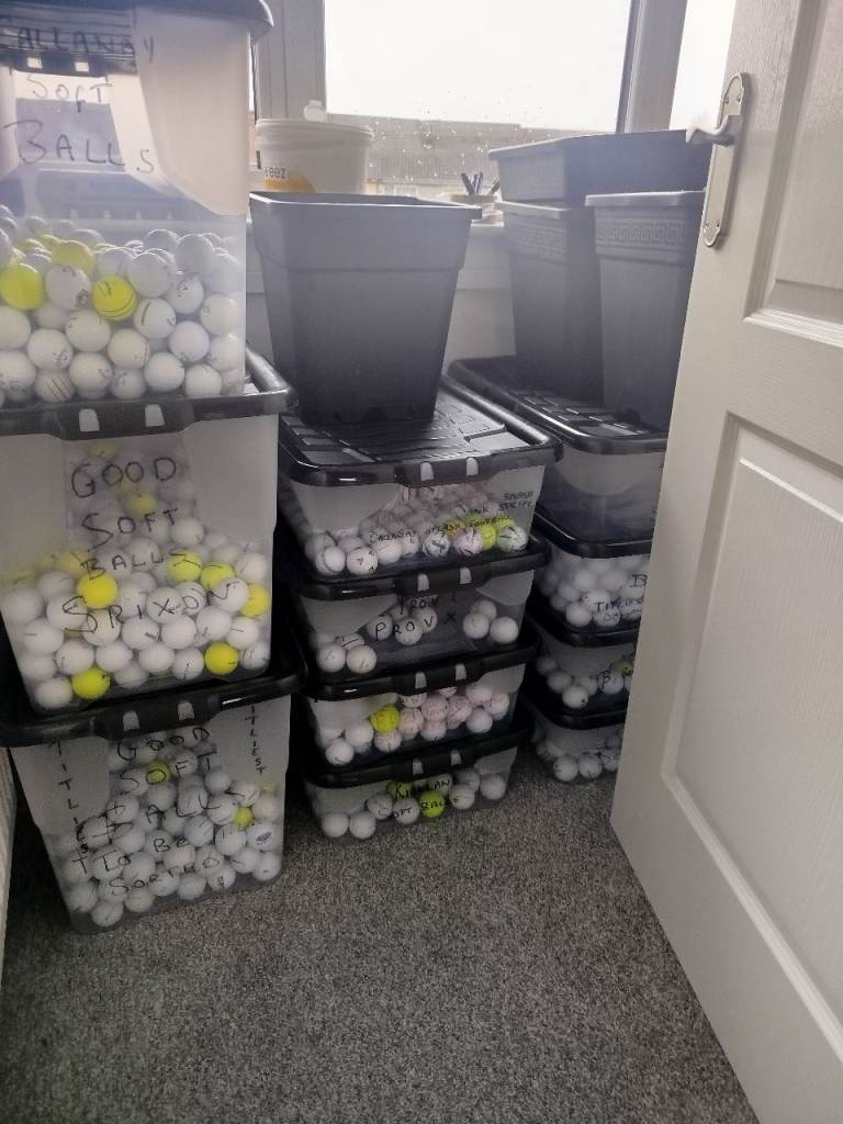 Golf balls 