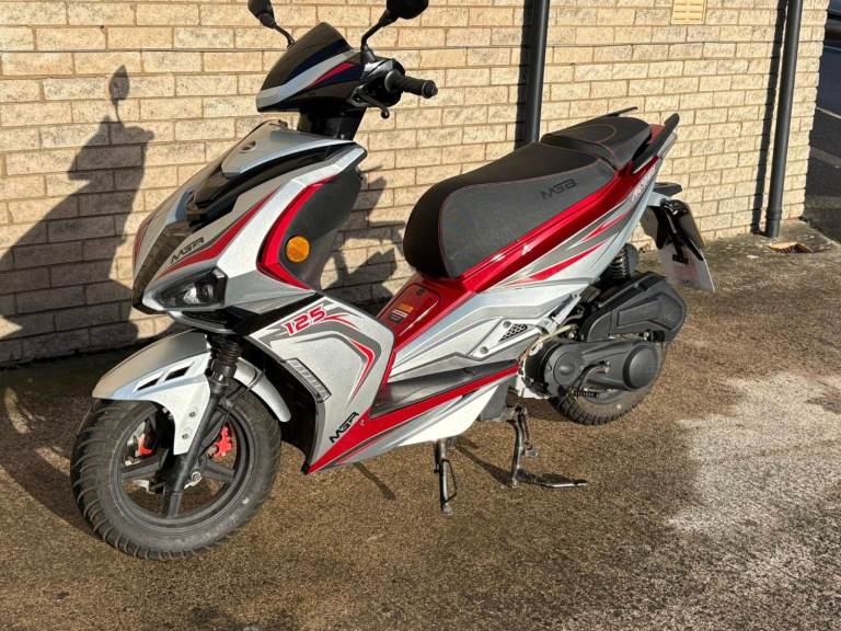 mgb fantasy 125cc automatic moped 2024/74 plate with only 183 miles