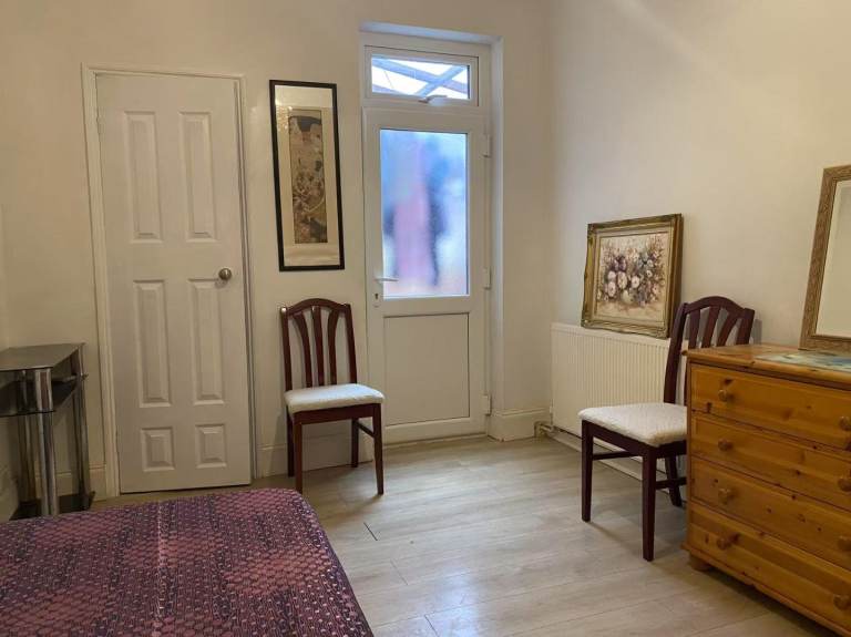 En-suite double room for rent