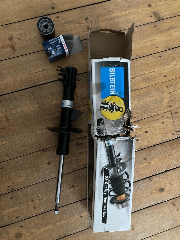 Fiat Panda 4x4 suspension strut and oil filter