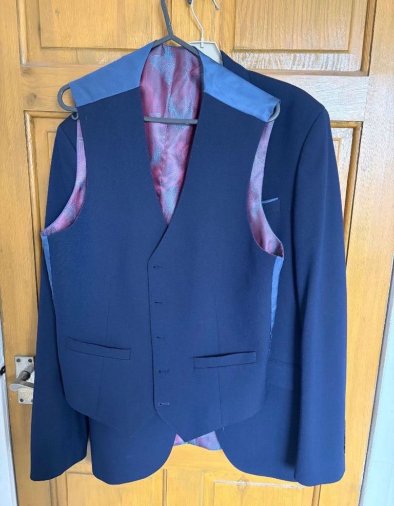Remus uomo 3 peice suit 