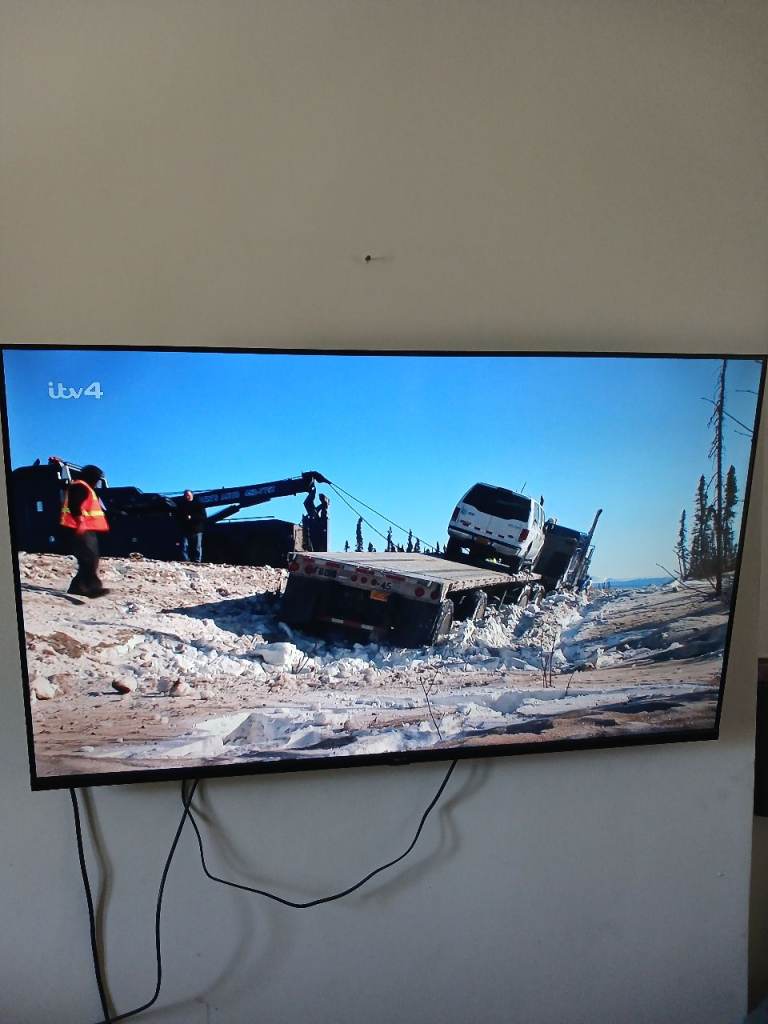 Neon 55"smart WiFi tv