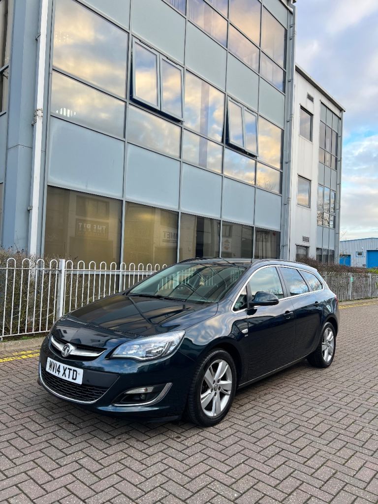 Vauxhall, ASTRA, Hatchback, 2014, Manual, 1956 (cc), 5 doors