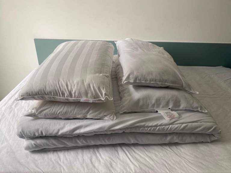Double Size Duvet + 4 Pillows