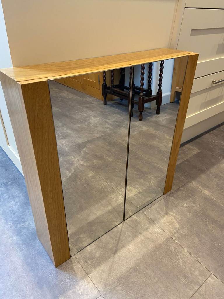 Wooden Bathroom Cabinet with Mirrored Doors