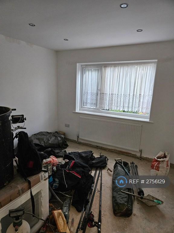 3 bedroom house in Leysdown Road, Leysdown-On-Sea, Sheerness, ME12 (3 bed) (#2756129)