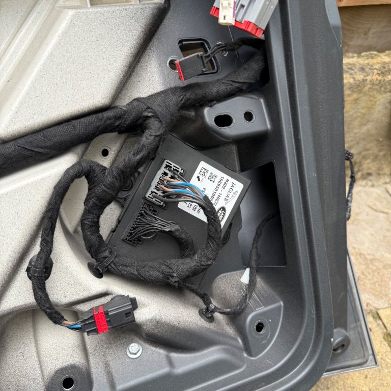 Land Rover Range Rover Evoque L551 2021 Complete Tailgate LR146880 Grey