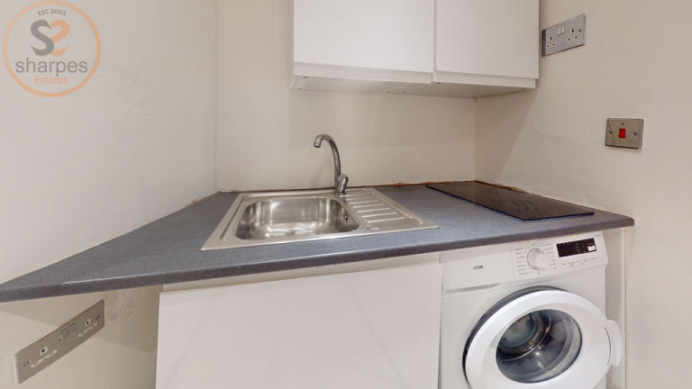 1 bedroom flat in Farewell Place, Mitcham, Surrey