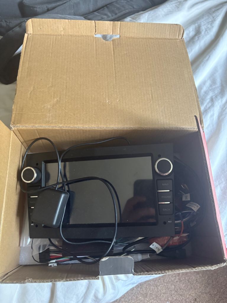 Bluetooth car screen