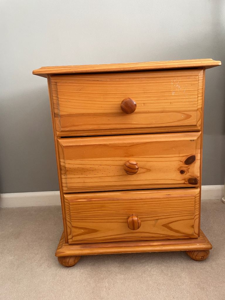 Pine solid bedside 3 drawers unit